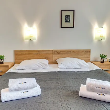 Kometa - 1bd With Balcony & Forest View By Flat Manager Apartmán *