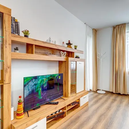 公寓 Kometa - 1bd With Balcony & Forest View By Flat Manager *