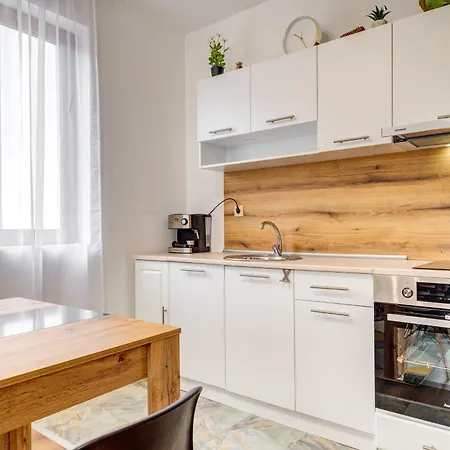 דירה Kometa - 1bd With Balcony & Forest View By Flat Manager *