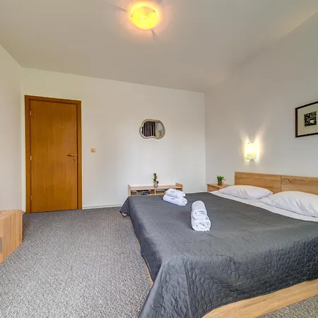 公寓 Kometa - 1bd With Balcony & Forest View By Flat Manager