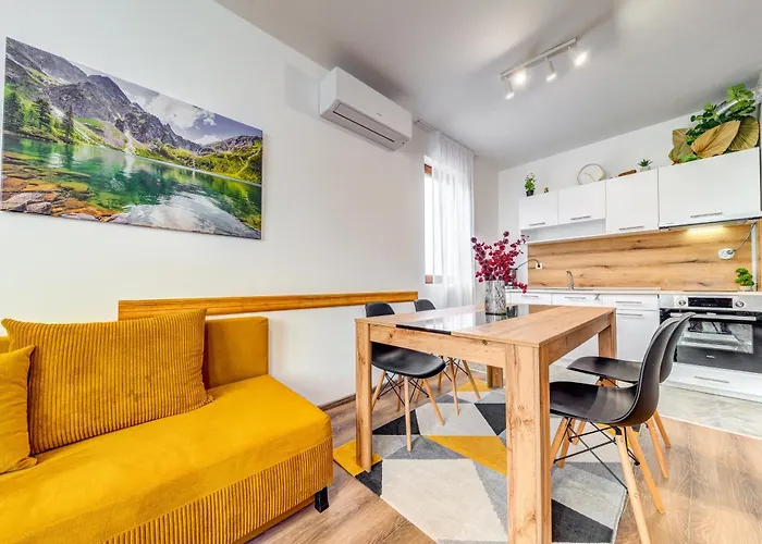 Kometa - 1bd With Balcony & Forest View By Flat Manager *