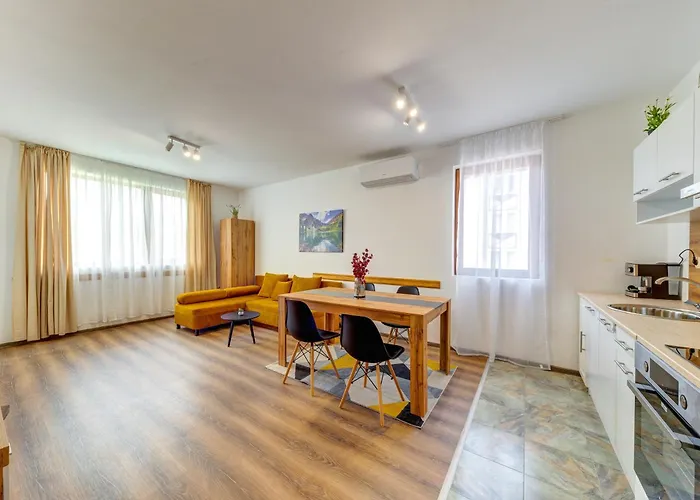 Kometa - 1bd With Balcony & Forest View By Flat Manager