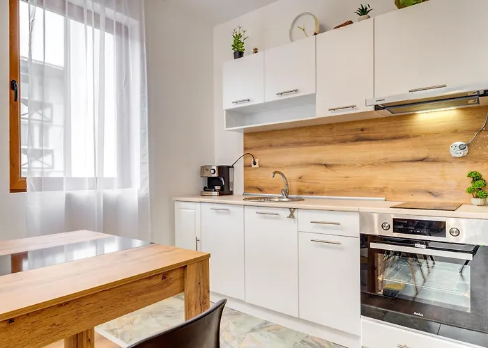 דירה Kometa - 1bd With Balcony & Forest View By Flat Manager *